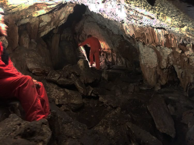  ....τα Σπύλαια του αγώνα 